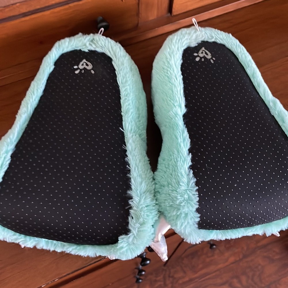 Monster Slippers - Picture 3 of 3
